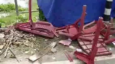 प. बंगाल में मतदाताओं ने पंचायत चुनाव में 'फर्ज़ी वोटिंग' का लगाया आरोप, मतपेटी में लगाई आग #पंचायत_चुनाव