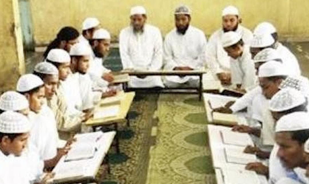 यूपी सरकार ने 16,000 मदरसों के विद्यार्थियों को आर्टिफिशियल इंटेलिजेंस की शिक्षा देने की मुहिम शुरू की #एआई #मदरसा