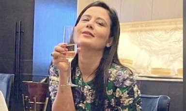 सांसद महुआ मोइत्रा ने शशि थरूर के साथ ग्लास और सिगार लिए अपनी तस्वीरें शेयर किए जाने के बाद दी प्रतिक्रिया #महुआ_मोइत्रा