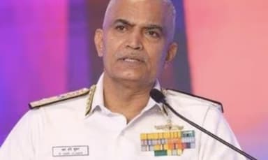 हरसंभव प्रयास कर रहे हैं: कतर में 8 भारतीयों को मौत की सज़ा सुनाए जाने पर नौसेना प्रमुख #कतर #नौसेना