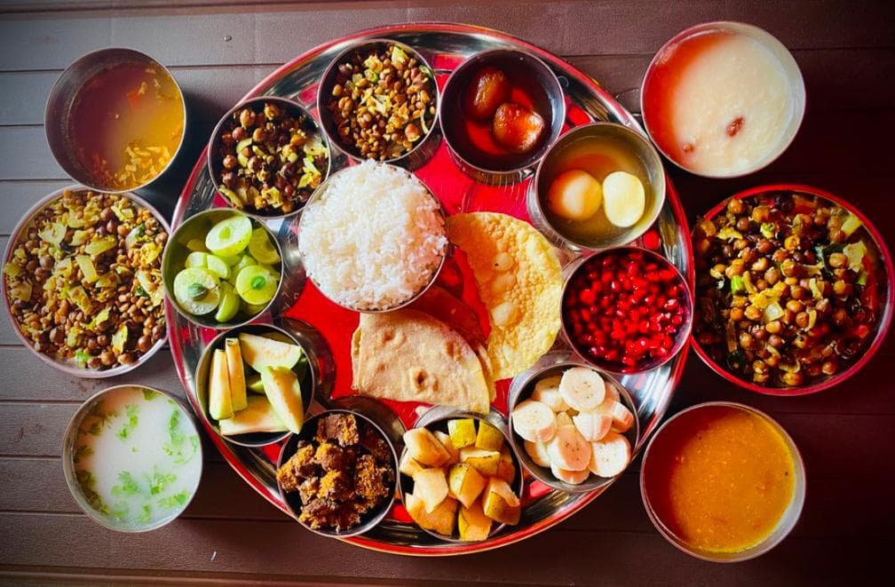 भारत में कितनी है शाकाहारी और मांसाहारी थाली की औसत लागत? #खाना