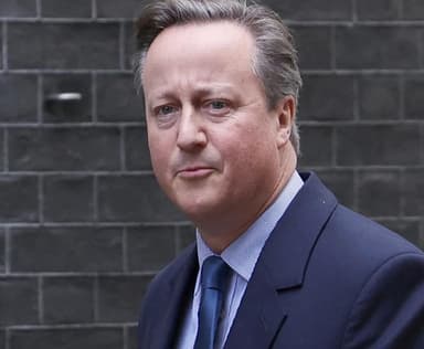 पूर्व ब्रिटिश पीएम डेविड कैमरन को नियुक्त किया गया यूके का नया विदेश मंत्री #यूके