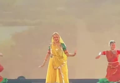 मथुरा में बीजेपी सांसद हेमा मालिनी ने मीराबाई की 525वीं जयंती के अवसर पर दी नृत्य प्रस्तुति #हेमा_मालिनी