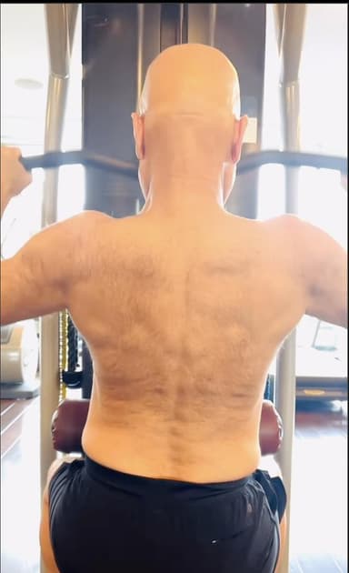 68 साल के अनुपम खेर ने कंधे के फ्रैक्चर से उबरने के बाद शुरू किया वर्कआउट, शेयर किया वीडियो #अनुपम_खेर #वर्कआउट