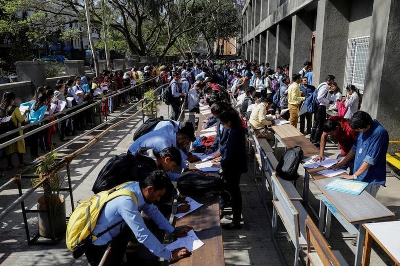 2022-23 में किन राज्यों व केंद्रशासित प्रदेशों में ग्रैजुएट्स के बीच बेरोज़गारी दर सर्वाधिक और सबसे कम थी? #रोज़गार