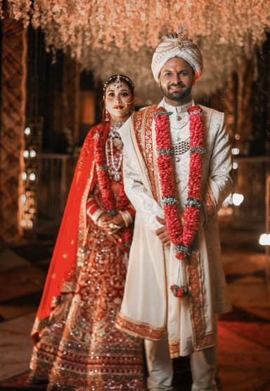 भारतीय क्रिकेटर मुकेश कुमार ने दिव्या सिंह के साथ शादी की तस्वीरें कीं शेयर #मुकेश_कुमार