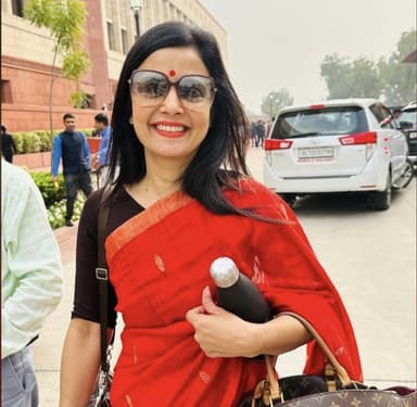 निष्कासित लोकसभा सांसद महुआ मोइत्रा ने खाली किया दिल्ली का सरकारी बंगला #महुआ_मोइत्रा