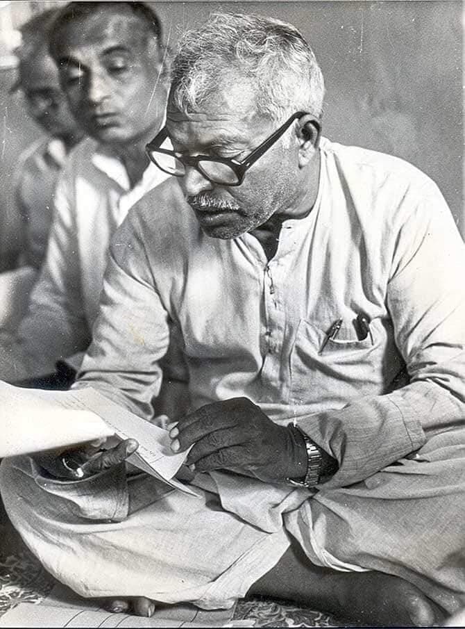 बिहार के पूर्व सीएम कर्पूरी ठाकुर की जयंती पर सीएम नीतीश समेत कई नेताओं ने दी श्रद्धांजलि #कर्पूरी_ठाकुर