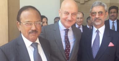 ऐक्टर अनुपम खेर ने अजीत डोभाल और एस जयशंकर से की मुलाकात, शेयर की तस्वीर #अनुपम_खेर #बॉलीवुड