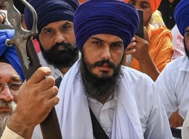 जेल में बंद खालिस्तान समर्थक अमृतपाल की सेल से मिले स्मार्टफोन, खुफिया कैमरा व अन्य उपकरण #अपराध #खालिस्तान