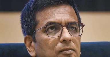 जज हफ्ते में सातों दिन काम करते हैं: अदालत की छुट्टियों की आलोचनाओं पर सीजेआई चंद्रचूड़ #अदालत #सुप्रीम_कोर्ट