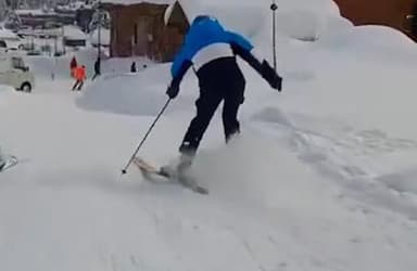 कश्मीर के गुलमर्ग में स्कीइंग करते हुए गिरे उमर अब्दुल्ला, शेयर किया वीडियो #उमर_अब्दुल्ला