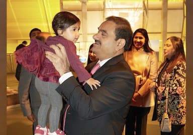 गौतम अदाणी ने पोती संग तस्वीर की शेयर, कहा- इन आंखों की चमक के आगे दुनिया की सारी दौलत फीकी है #अदाणी