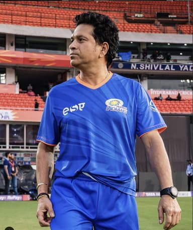 सचिन के घर पर निर्माण कार्य के दौरान शोर को लेकर पड़ोसी ने सोशल मीडिया पर की शिकायत, पोस्ट हुआ वायरल #सचिन #क्रिकेट