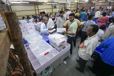 दोपहर 2 बजे तक के रुझानों में 300 के करीब पहुंचा एनडीए, 'INDIA' गठबंधन 220 के पार #मतगणना #रुझान #चुनाव