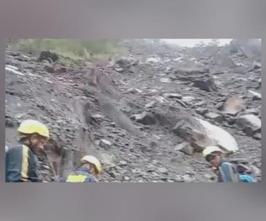 केदारनाथ यात्रा मार्ग पर भूस्खलन में 5 श्रद्धालुओं की मौत, मलबे में दबे हो सकते हैं और लोग #भूस्खलन