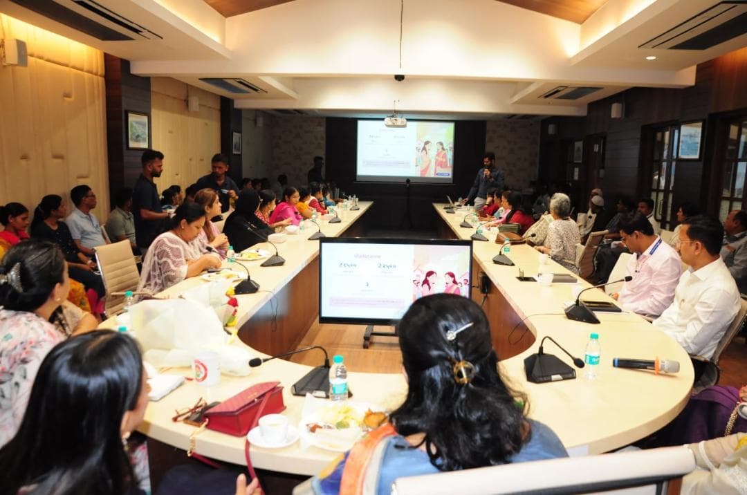 जिल्हाधिकारी कार्यालय,आणि IASOWA दि.२३ एप्रिल-२६ यांच्या संयुक्त विद्यमाने विशेष समाधान शिबिराचे आयोजन करण्यात आले होते