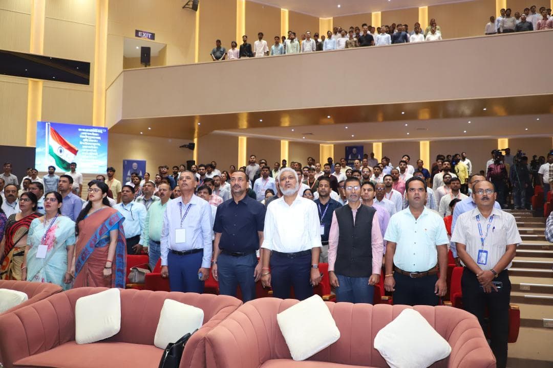 “रोजगार मेला 2026, लखनऊ — रोजगार के अवसर एवं नियुक्ति-पत्र वितरण।”