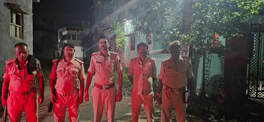 दिनांक 08.09.2026 को रात्रि गश्ती के दौरान मधुबनी पुलिस द्वारा संदिग्ध स्थलों पर विशेष निगरानी की गई।